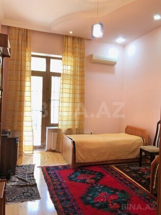 10 otaqlı Həyət evi/Bağ evi, Qara Qarayev m., Bakı
