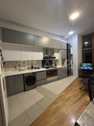 10 otaqlı Həyət evi/Bağ evi, Qara Qarayev m., Bakı