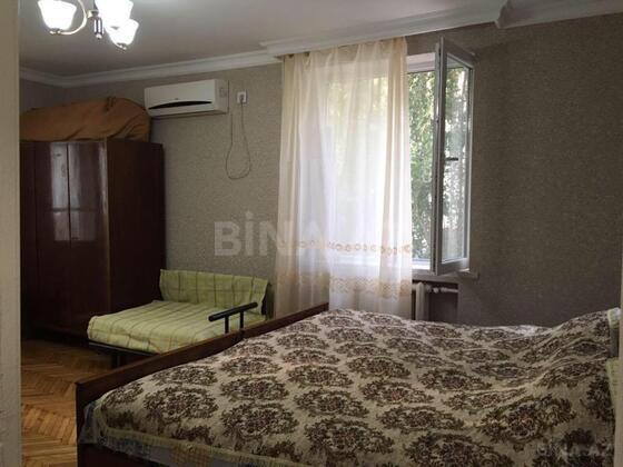 1 otaqlı Köhnə tikili, Elmlər Akademiyası m., Bakı