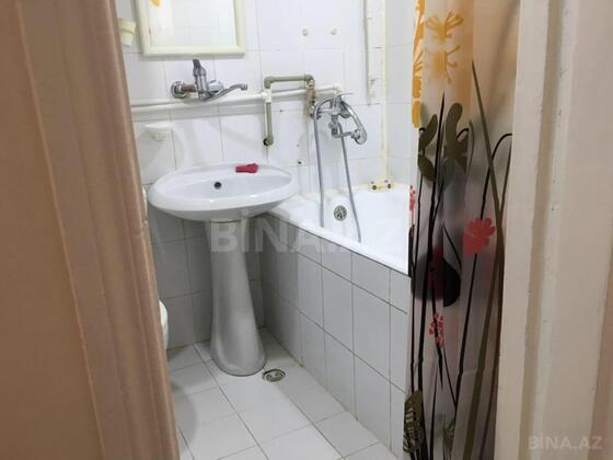 1 otaqlı Köhnə tikili, Elmlər Akademiyası m., Bakı