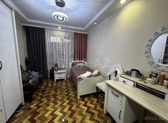 3 otaqlı Köhnə tikili, Şah İsmayıl Xətai m., Bakı