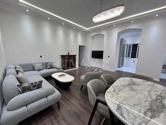 3 otaqlı Yeni tikili, İçəri Şəhər m., Bakı