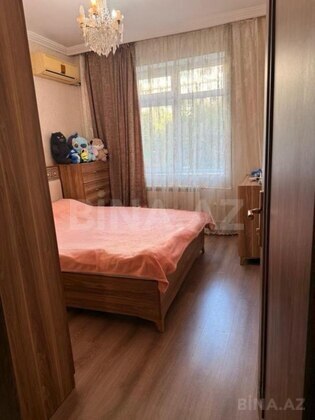 3 otaqlı Köhnə tikili, Həzi Aslanov m., Bakı