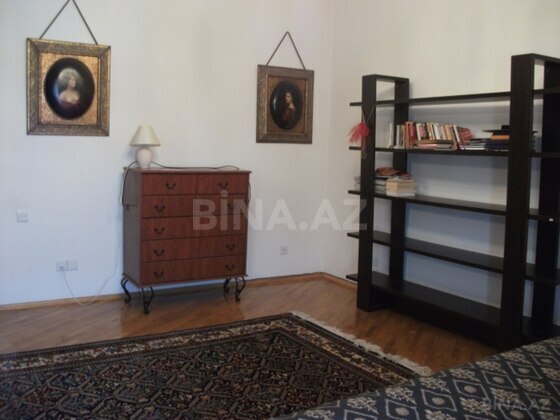 5 otaqlı Köhnə tikili, Nəsimi r., Bakı
