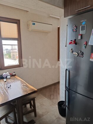 3 otaqlı Köhnə tikili, Həzi Aslanov m., Bakı