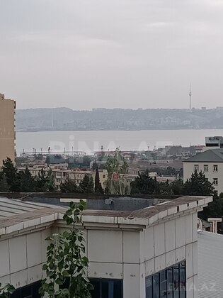 3 otaqlı Köhnə tikili, Həzi Aslanov m., Bakı
