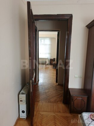 3 otaqlı Köhnə tikili, Azadlıq Prospekti m., Bakı