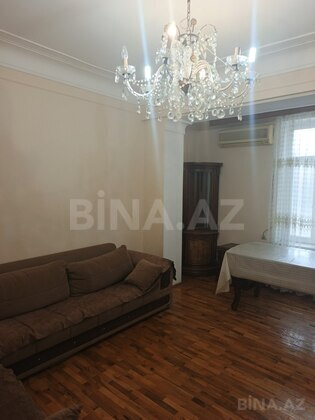 3 otaqlı Köhnə tikili, Azadlıq Prospekti m., Bakı