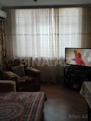 3 otaqlı Köhnə tikili, Həzi Aslanov m., Bakı