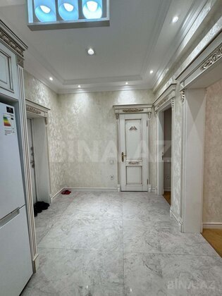 2 otaqlı Yeni tikili, 8-ci mikrorayon q., Bakı