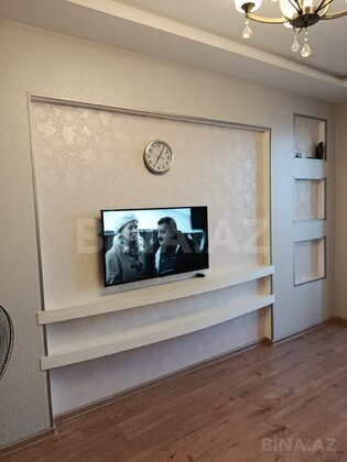 3 otaqlı Köhnə tikili, Bakıxanov q., Bakı