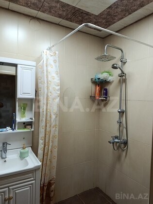 3 otaqlı Köhnə tikili, Bakıxanov q., Bakı