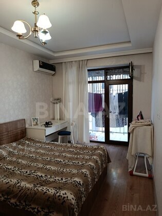 3 otaqlı Köhnə tikili, Bakıxanov q., Bakı