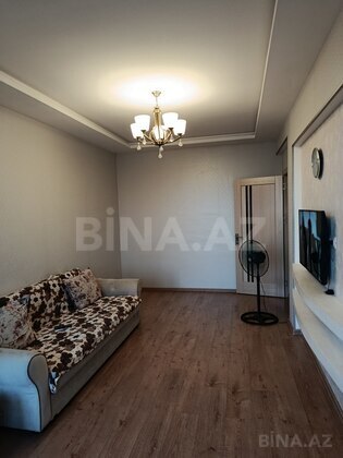 3 otaqlı Köhnə tikili, Bakıxanov q., Bakı