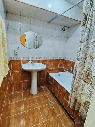 3 otaqlı Köhnə tikili, İnşaatçılar m., Bakı