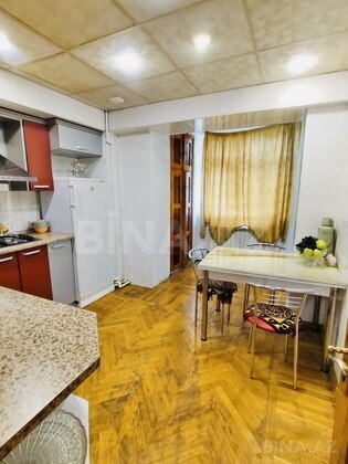 3 otaqlı Köhnə tikili, İnşaatçılar m., Bakı