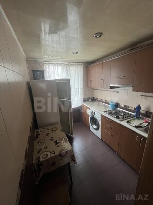 3 otaqlı Köhnə tikili, Elmlər Akademiyası m., Bakı