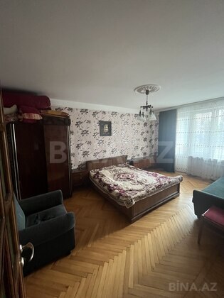3 otaqlı Köhnə tikili, Elmlər Akademiyası m., Bakı