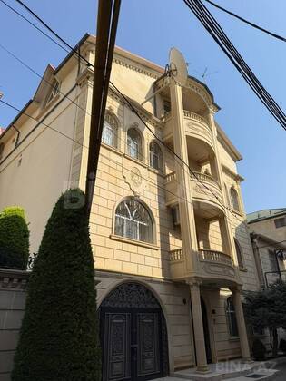 13 otaqlı Həyət evi/Bağ evi, Nərimanov r., Bakı