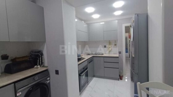 3 otaqlı Köhnə tikili, Elmlər Akademiyası m., Bakı