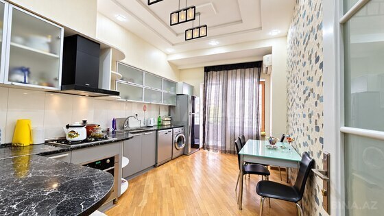 3 otaqlı Yeni tikili, 8 Noyabr m., Bakı