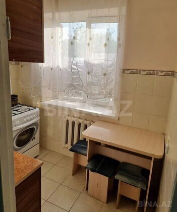 1 otaqlı Köhnə tikili, İnşaatçılar m., Bakı