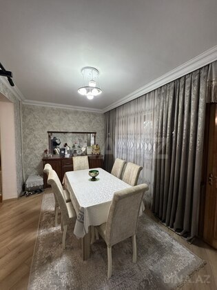 4 otaqlı Köhnə tikili, 8-ci mikrorayon q., Bakı