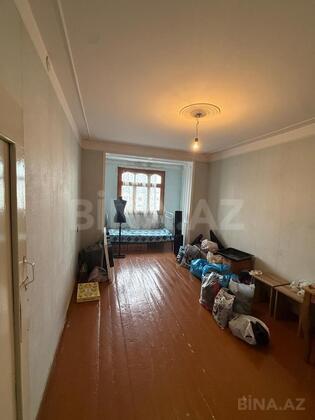 4 otaqlı Köhnə tikili, Bakıxanov q., Bakı