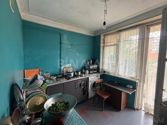 4 otaqlı Köhnə tikili, Bakıxanov q., Bakı