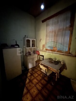 3 otaqlı Köhnə tikili, Ağ şəhər q., Bakı