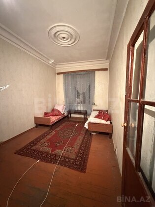 3 otaqlı Köhnə tikili, Ağ şəhər q., Bakı