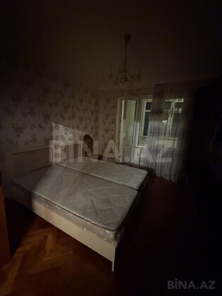 3 otaqlı Köhnə tikili, Xalqlar Dostluğu m., Bakı