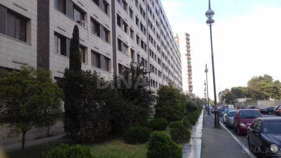 2 otaqlı Köhnə tikili, 8-ci mikrorayon q., Bakı
