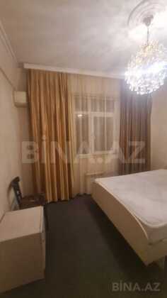 3 otaqlı Köhnə tikili, Şah İsmayıl Xətai m., Bakı