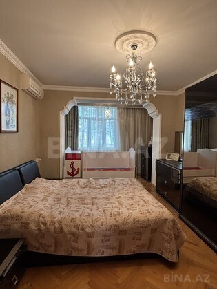 3 otaqlı Köhnə tikili, Neftçilər m., Bakı
