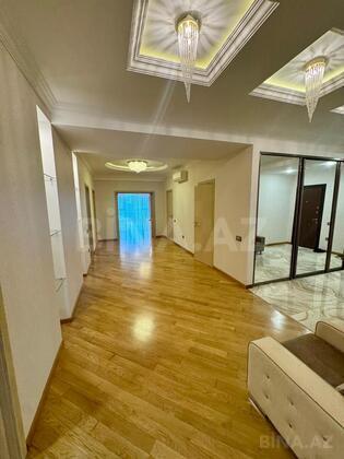 3 otaqlı Yeni tikili, Şah İsmayıl Xətai m., Bakı