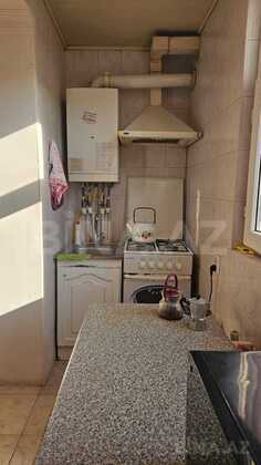 2 otaqlı Köhnə tikili, Elmlər Akademiyası m., Bakı