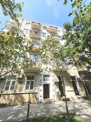 2 otaqlı Köhnə tikili, Sahil m., Bakı