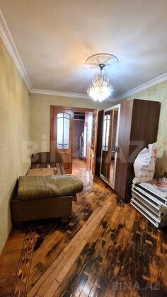 3 otaqlı Köhnə tikili, Elmlər Akademiyası m., Bakı