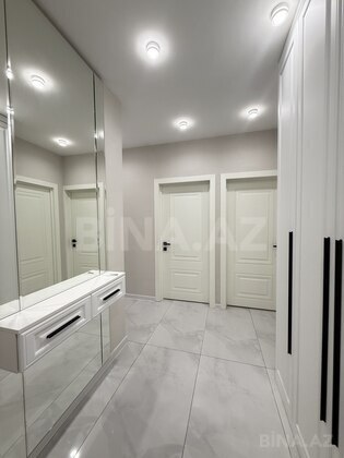 3 otaqlı Köhnə tikili, Koroğlu m., Bakı