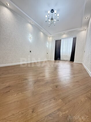 3 otaqlı Köhnə tikili, Koroğlu m., Bakı