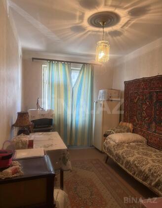 4 otaqlı Köhnə tikili, Xalqlar Dostluğu m., Bakı