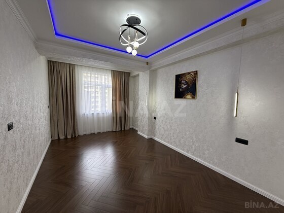 3 otaqlı Yeni tikili, Xırdalan