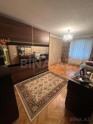 3 otaqlı Köhnə tikili, Neftçilər m., Bakı