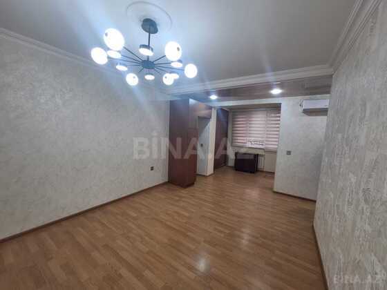 3 otaqlı Köhnə tikili, Elmlər Akademiyası m., Bakı