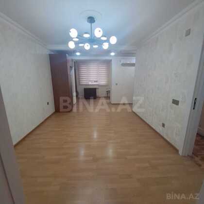 3 otaqlı Köhnə tikili, Elmlər Akademiyası m., Bakı