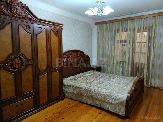 3 otaqlı Köhnə tikili, Xalqlar Dostluğu m., Bakı