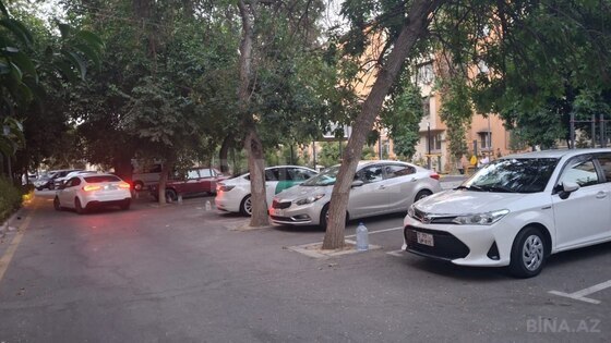 4 otaqlı Köhnə tikili, Qara Qarayev m., Bakı