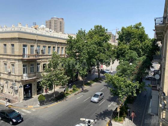 3 otaqlı Köhnə tikili, Sahil m., Bakı