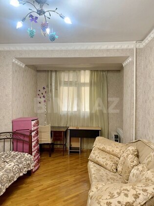 3 otaqlı Köhnə tikili, Səbail r., Bakı
